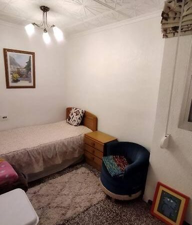 Charming Three Bedroom Apartment In Alcoi Exterior photo