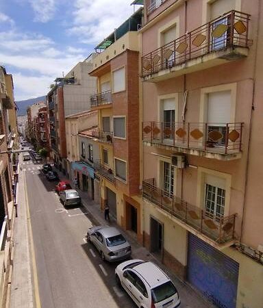 Charming Three Bedroom Apartment In Alcoi Exterior photo